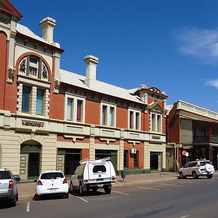The Palace Hotel Kalgoorlie Extérieur photo